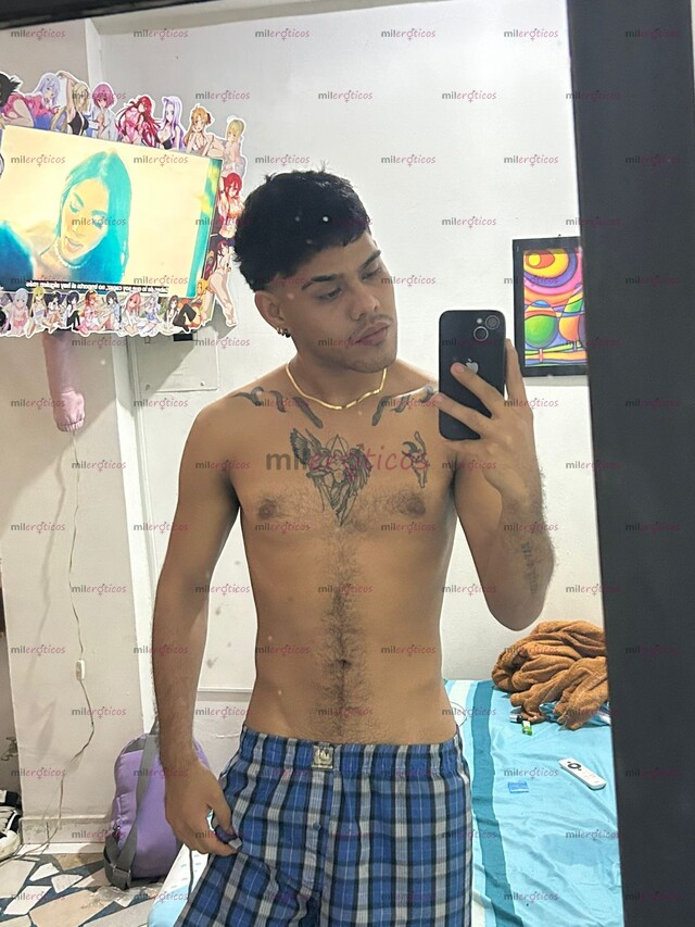FOTOS DE PAISA JOVEN MORENO MACHO DOMINANTE CON SITIO PRIVADO.