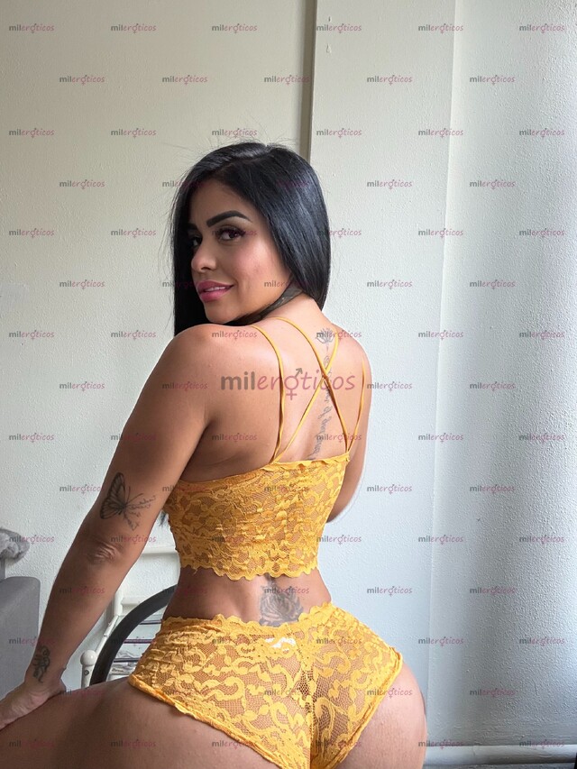 FOTOS DE LATINA RECIÉN LLEGADA MORENA CON CURVAS EXCITANTES