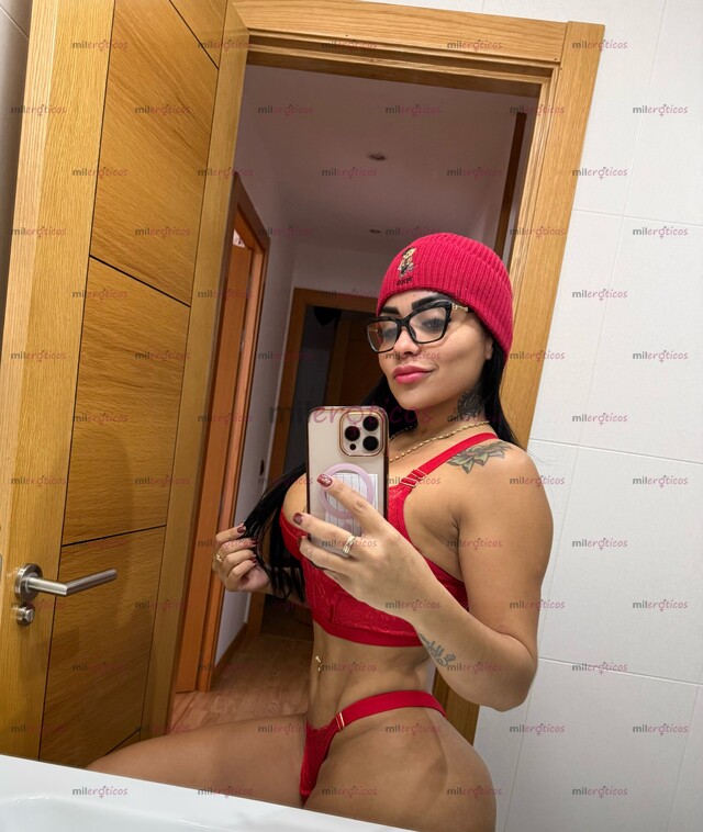 FOTOS DE LATINA RECIÉN LLEGADA MORENA CON CURVAS EXCITANTES