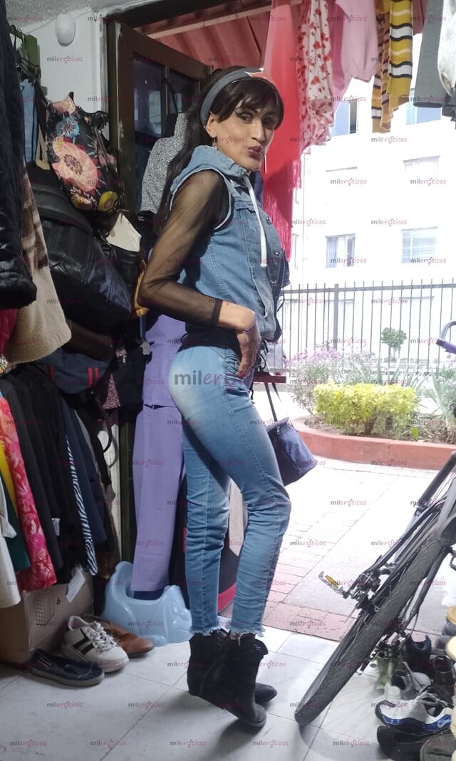 FOTOS DE ISA LA EXQUISITA Y DELICIOSA. SOLO HOMBRES SERIOS Y CON PLATA.