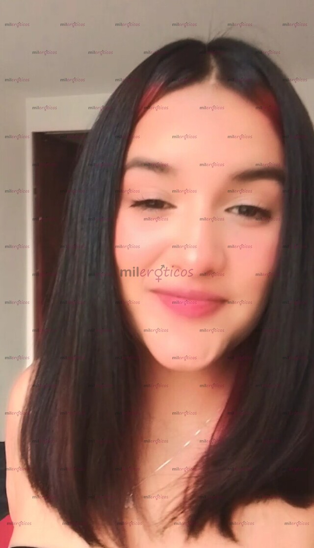 FOTOS DE DANY HERMOSA MORENA CON MUCHAS GANAS DE SEXO