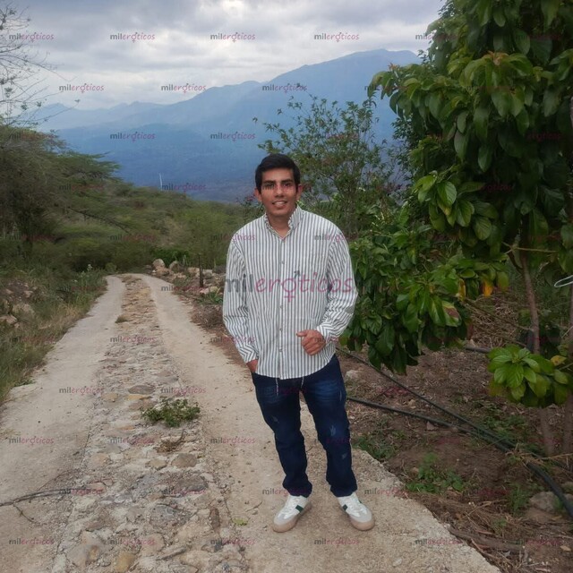 FOTOS DE HOLA QUE TAL, ANDRÉS COMPLACIENTE , DOTADO