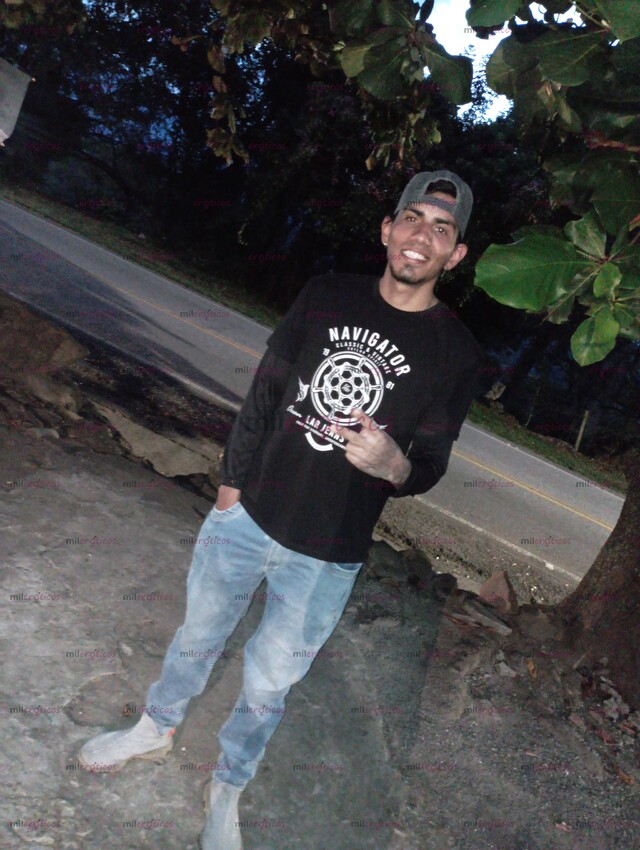 FOTOS DE HOLA QUE TAL, ANDRÉS COMPLACIENTE , DOTADO