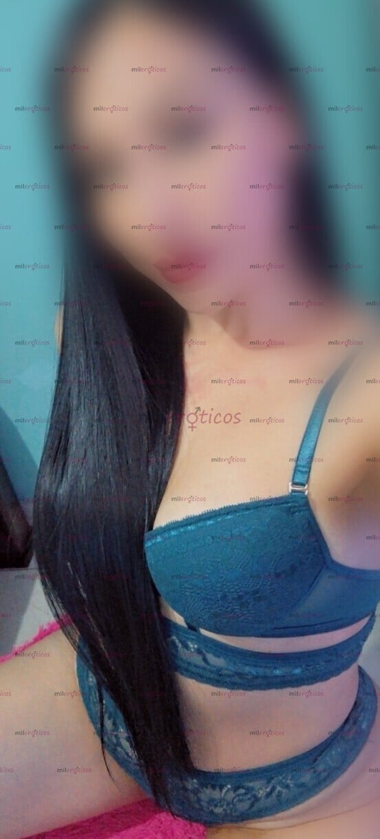 FOTOS DE LINDA COLOMBIANA DE CARA MUY LINDA; DELGADA DE CABELLO LARGO NEGRO PIEL BLANCA