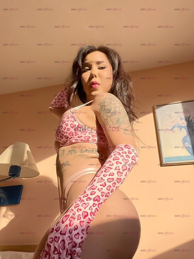 FOTOS DE ORAL INCREIBLE, PROFUNDO, DELICIOSO BESO DE COLORES. MÁS BELLA EN PERSONA.