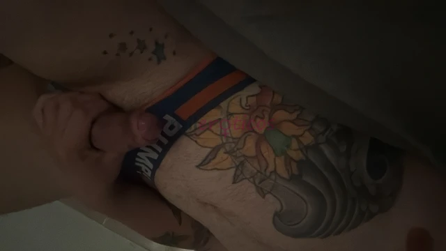 Sou um garoto educado discreto e muito responsavel ideal para quem valoriza seguranca respeito e boa companhia tenho boa apresentacao higiene impecave...