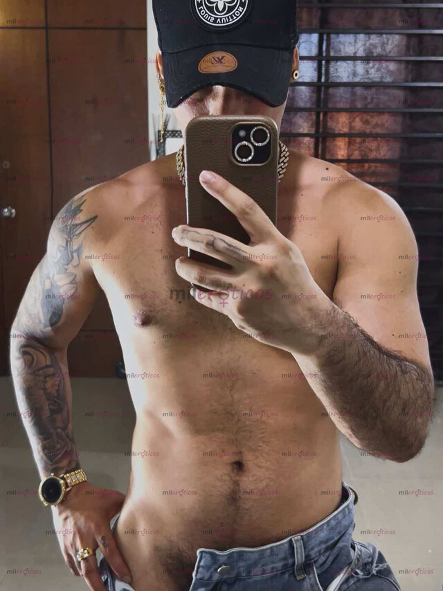 FOTOS DE SOLO PARA SUMISAS TRAGONAS! 21CM DE VERGA CON VELLOS