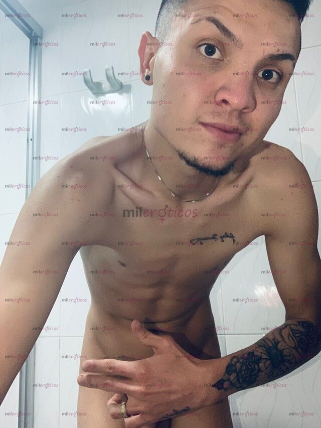 FOTOS DE CHICO JOVEN RECIÉN LLEGADO ALA CIUDAD DE BOGOTÁ VERSÁTIL ACTIVO