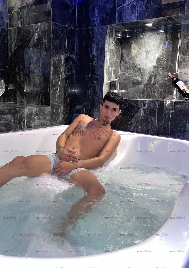 FOTOS DE JOVEN SERIO RESPETABLE TALENTOSO Y VERGON