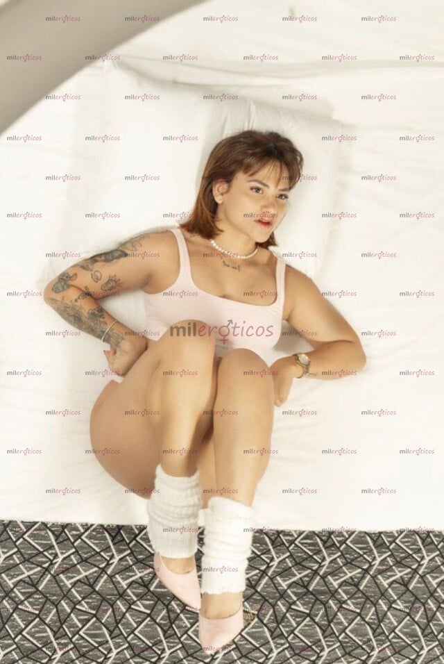 FOTOS DE TETONA NATURAL CON UN CULAZO RICO PARA DARME UNOS SENTONES EN TU RICA VERGOTA