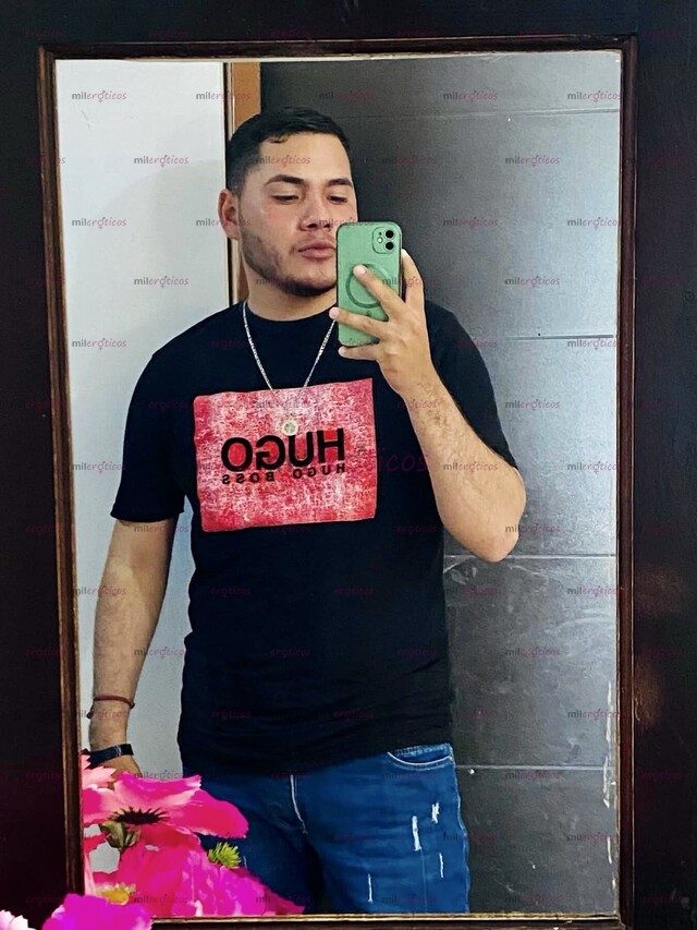 FOTOS DE BISEXUAL COMPLACIENTE DE MENTE ABIERTA LISTO PARA PASARLA DELICIOSO