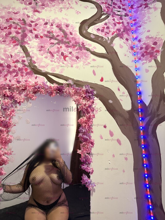 FOTOS DE JOVENCITA TETONA CURVY Y MUY CALIENTE VEN AMOR