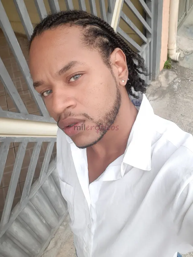 Cara negro grande e dominador experiente com inciantes pauzudo sou jovem e disposto sexo forte e safado ou ate uma pegada mais amavel sou uma boa comp...