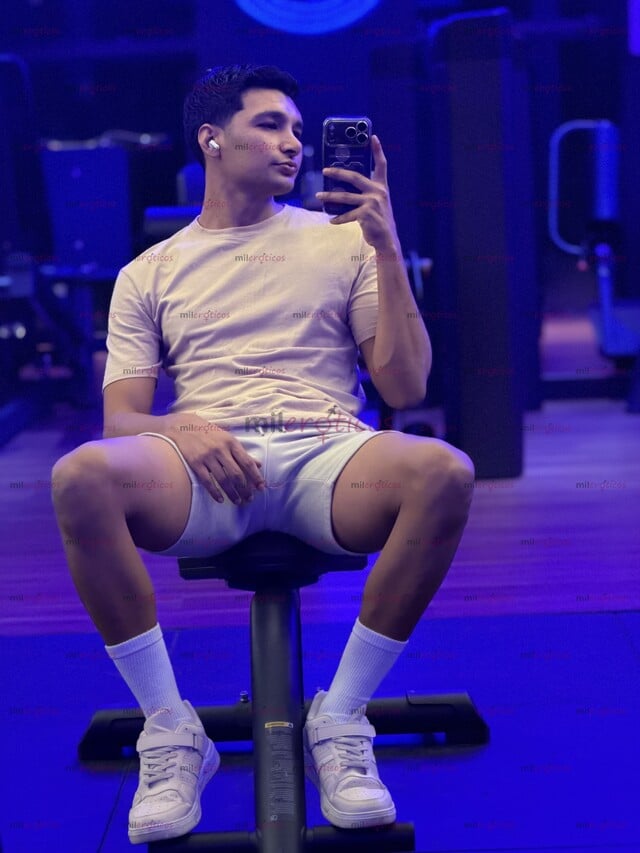 FOTOS DE MORENO VARONIL DOTADO. ACTIVO VERSATIL, SANO Y COMPLACIENTE CON LU