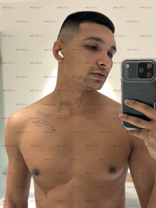 FOTOS DE MORENO VARONIL DOTADO. ACTIVO VERSATIL, SANO Y COMPLACIENTE CON LU