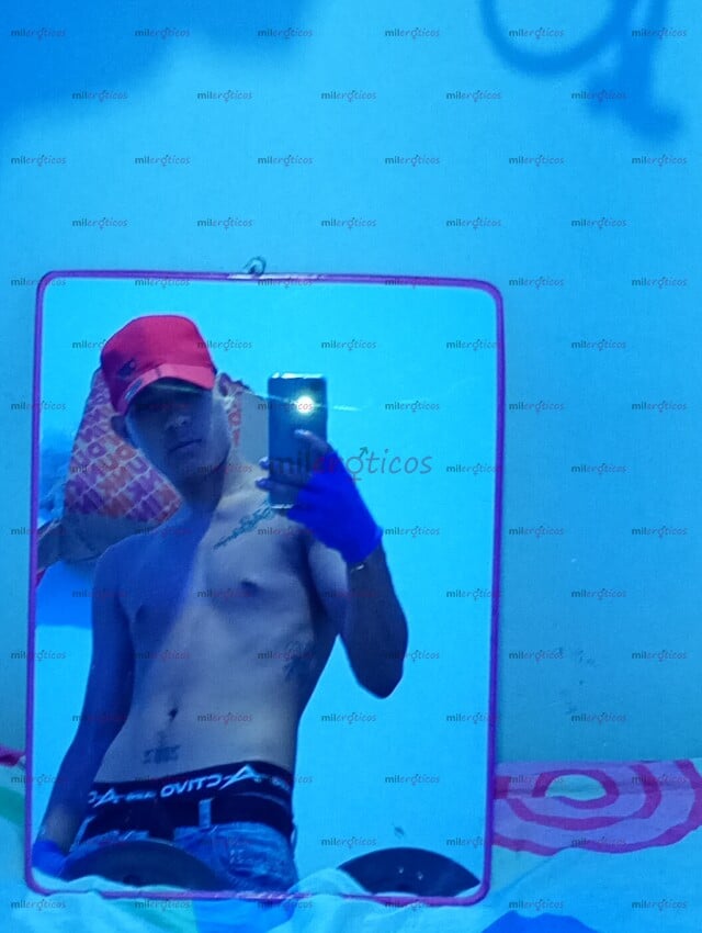 FOTOS DE JOVEN PASIV DELGADO ALTO DE 23 AÑOS SUMISO Y AGRADABLE COMPLACIENTE