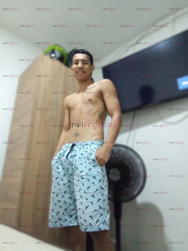 FOTOS DE JOVEN PASIV DELGADO ALTO DE 23 AÑOS SUMISO Y AGRADABLE COMPLACIENTE
