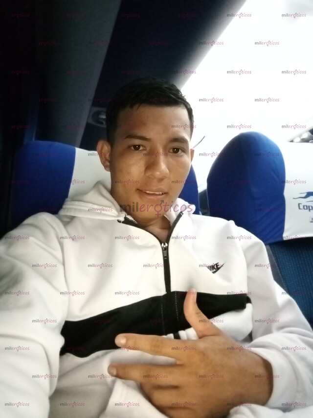 FOTOS DE JOVEN PASIV DELGADO ALTO DE 23 AÑOS SUMISO Y AGRADABLE COMPLACIENTE