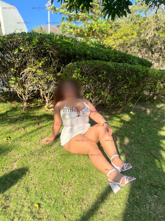 FOTOS DE SOY SOFI CHICA CURVY PARA VOLVERTE LOCO DE PLACER CALIENTE SOY BEBÉ