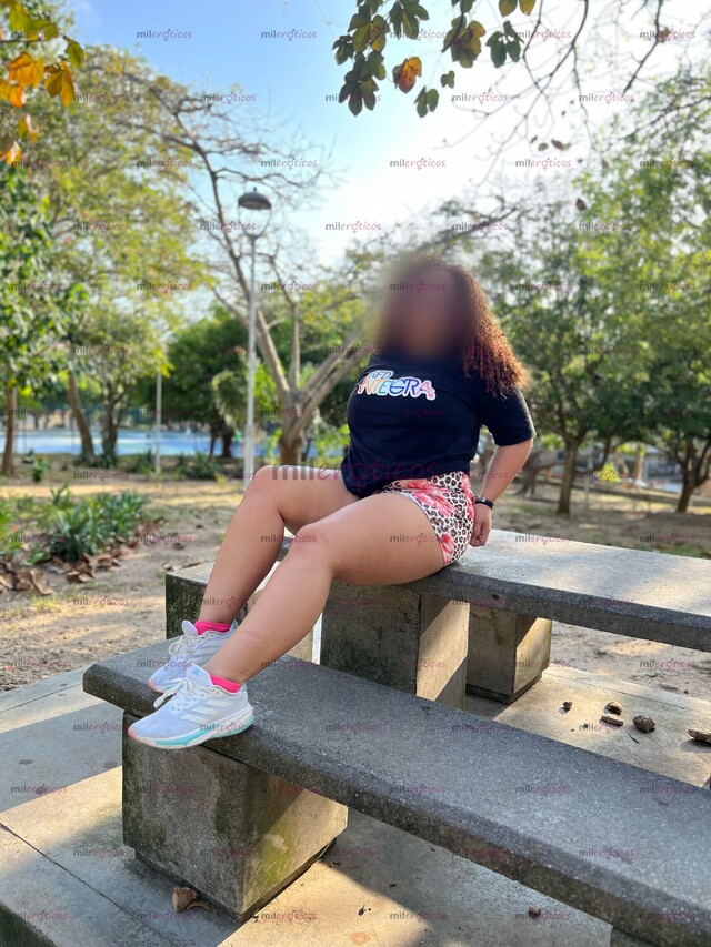 FOTOS DE SOY SOFI CHICA CURVY PARA VOLVERTE LOCO DE PLACER CALIENTE SOY BEBÉ