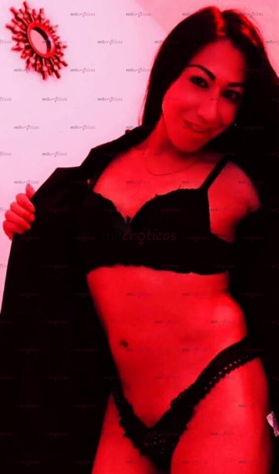 FOTOS DE ERÓTICA TOPP MODEL EN SU PRIMERA VEZ HACIENDO ESTE OFICIO PARA STRENAR