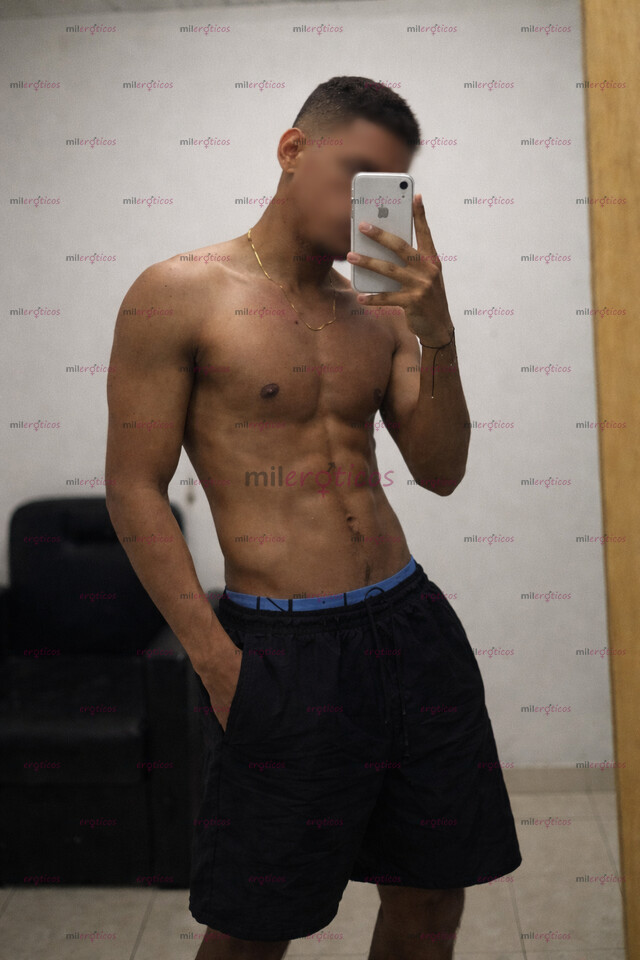 FOTOS DE JOVEN DOTADO, LIMPIO Y COMPLACIENTE. ERECCIÓN FIRME. 100% REAL. SIN AFANES.