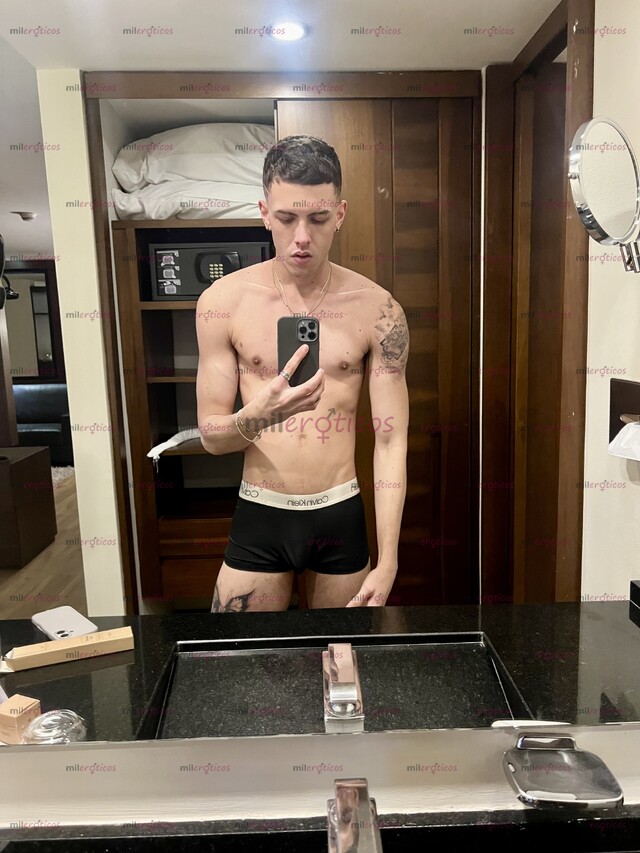 FOTOS DE ATLÉTICO MODELO UNIVERSITARIO MASCULINO SCORT