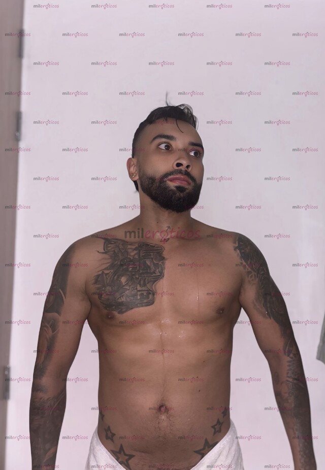 FOTOS DE HOMBRE MASCULINO , SERIO Y MUY MORBOSO DE PASO