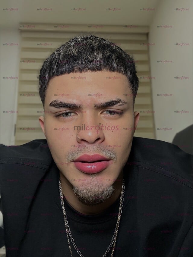 FOTOS DE CHICO JOVEN GUAPO Y SÚPER CALIENTE ATRACTIVO Y COMPLACIENTE