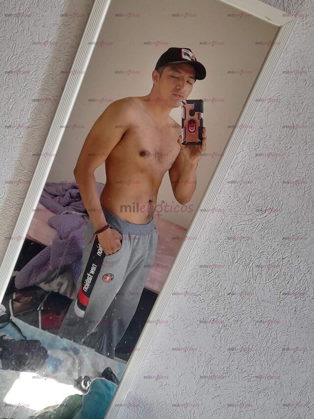 FOTOS DE GUSTAVO A MADERO GAY ACTIVO, CALIENTE Y CON GANAS DE COMPLACERTE EN LA CAMA
