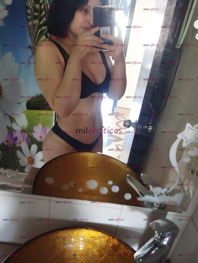 FOTOS DE PERRITA GÜERITA ARDIENTE LISTA PARA COMPLACERTE