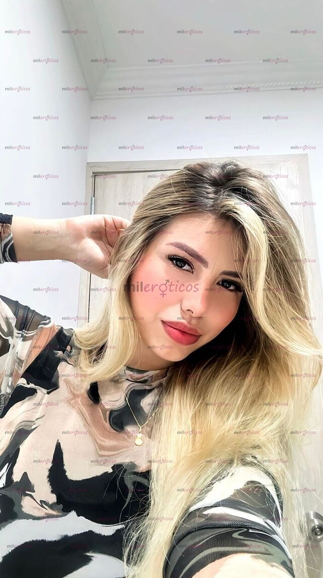 FOTOS DE DAKOTA, RUBIA DIVINA CON BUENA ACTITUD, PARCHADITA