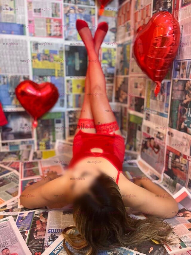 FOTOS DE LEYLA, DONDE EL ROJO NO SIMBOLIZA AMOR SIMBOLIZA DESEO