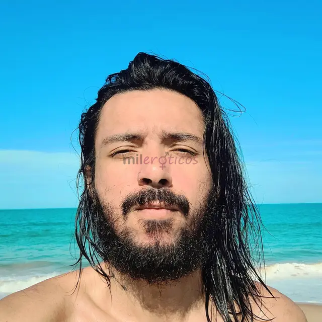 Quero te assimquero te assim as paredes tao quentes como a tua ofegante respiracaoe a musica teceu nos no seu tear padronizadovalente vibracao de amor...