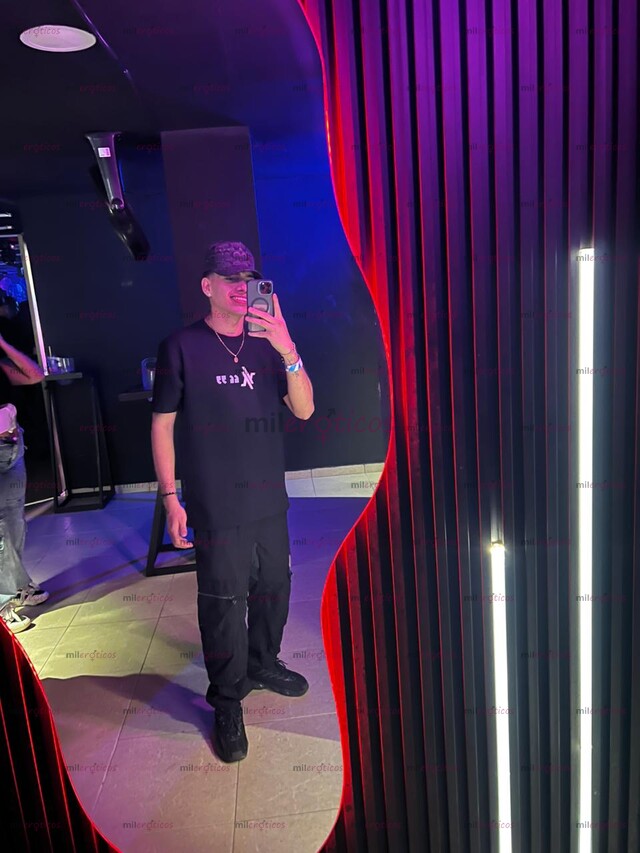 FOTOS DE MACHO SERIO CON BUENA DOTACIÓN DISPONIBLE PARA COMPLACERTE