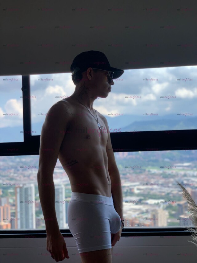 FOTOS DE MACHO SERIO CON BUENA DOTACIÓN DISPONIBLE PARA COMPLACERTE