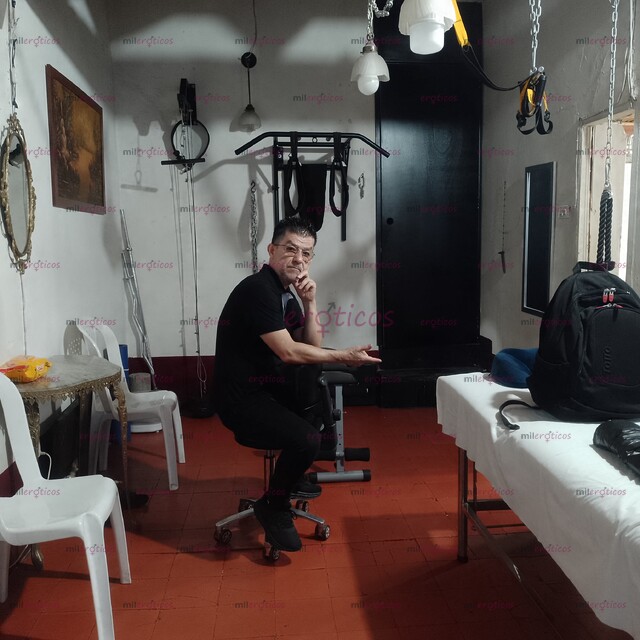 FOTOS DE MASAJISTA Y DEPILADOR PROFESIONAL MADURO PASIVO VARONIL 62 AÑOS MEDELLIN COLOMBI