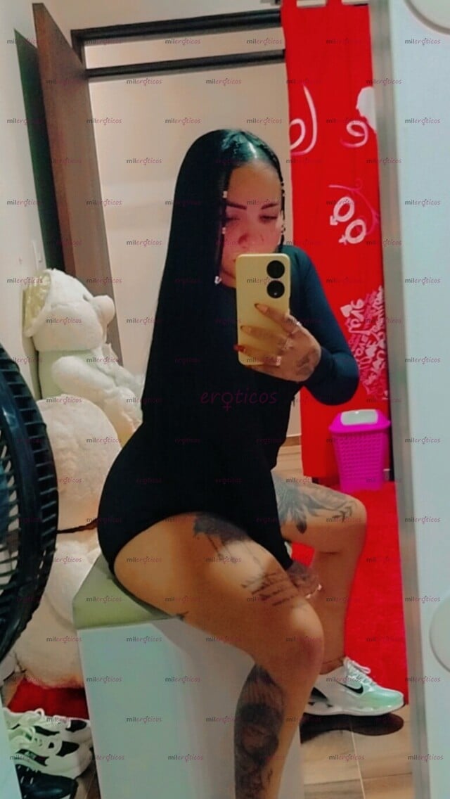 FOTOS DE HERMOSA CHICA VIP CON VAGINA JUGOSA Y ESTRECHITA