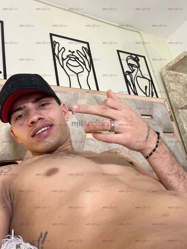 FOTOS DE MACHO SERIO CON BUENA DOTACIÓN DISPONIBLE PARA COMPLACERTE