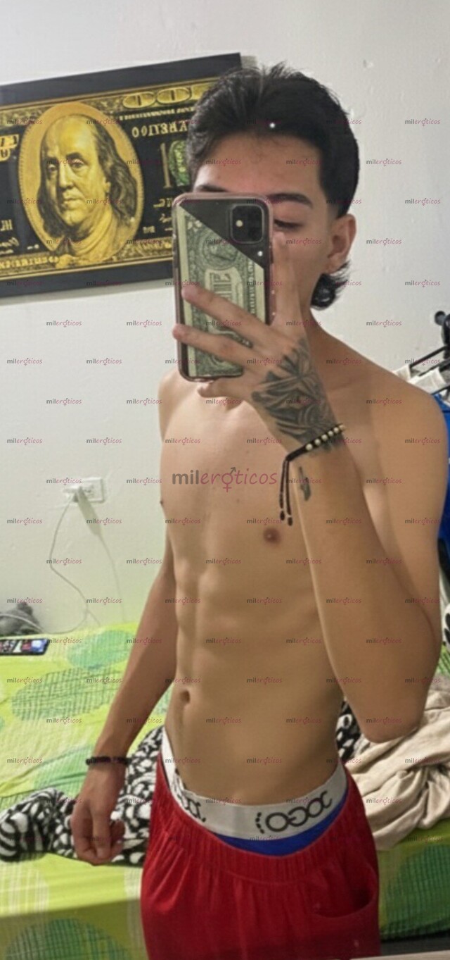 FOTOS DE CHICO JOVEN Y SEXY 18 AÑITOS DISPUESTO A CUMPLIRTE TODAS TUS FANTASIAS SEXUALES