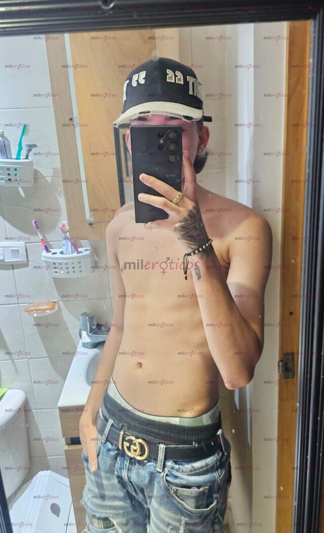 FOTOS DE CHICO JOVEN Y SEXY 18 AÑITOS DISPUESTO A CUMPLIRTE TODAS TUS FANTASIAS SEXUALES