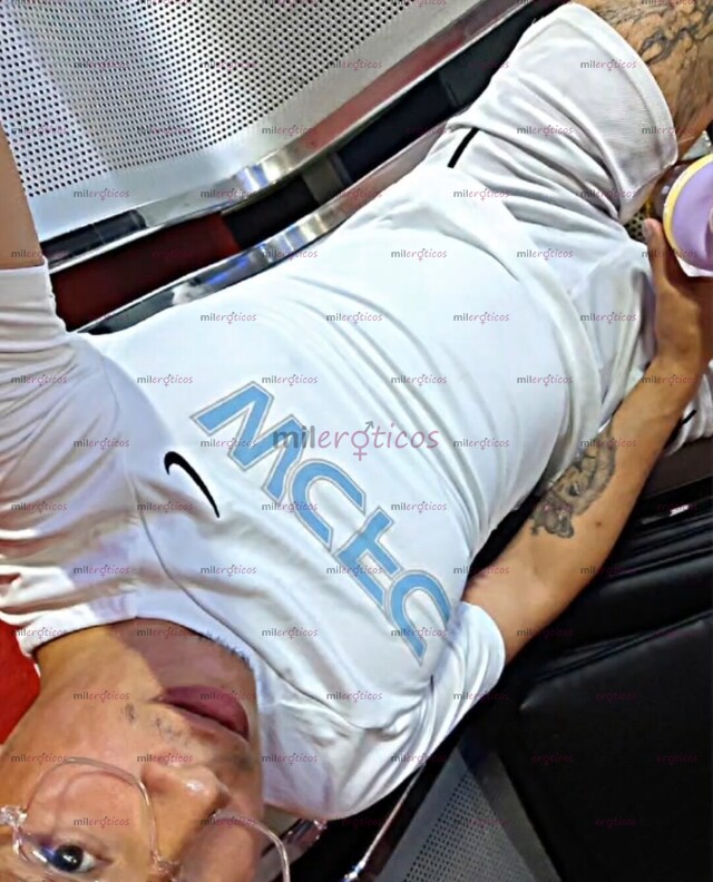 FOTOS DE POLO UNIVERSITARIO DOTADO, MUY CALIENTE Y COMPLACIENTE