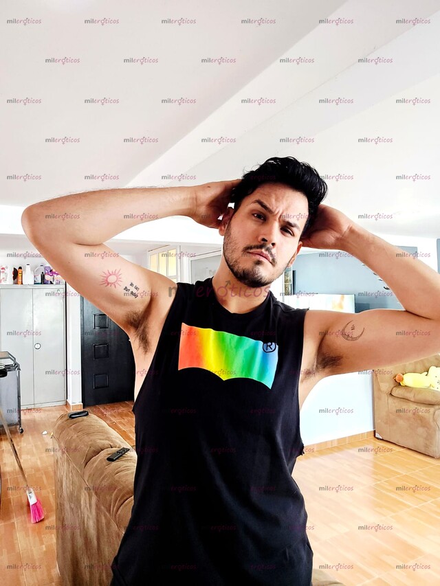 FOTOS DE JOVEN MUY ALTO Y AMABLE LISTO PARA COMPLACER