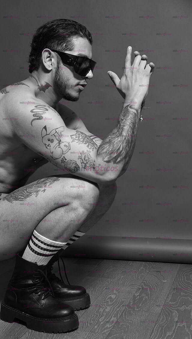 FOTOS DE VICTOR EVANZ ,CHICO FIT CON GANAS DE EXPERIMENTAR SU SEXUALIDAD