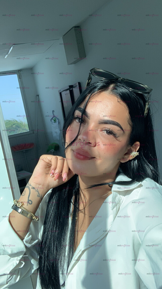 FOTOS DE BELLA JOVEN ESPRANDO POR TI , CUERPO DE GYM PELI NEGRA LARGO CON BUEN CULO