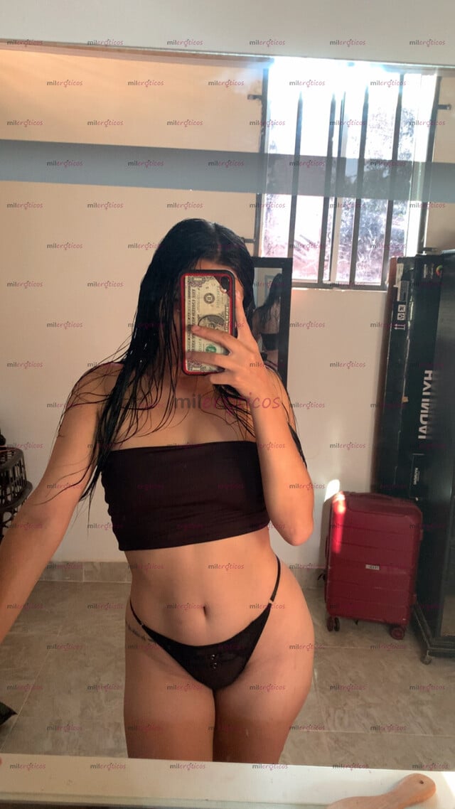 FOTOS DE BELLA JOVEN ESPRANDO POR TI , CUERPO DE GYM PELI NEGRA LARGO CON BUEN CULO