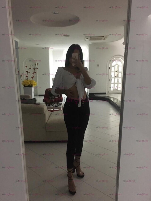 FOTOS DE BELLA JOVEN ESPRANDO POR TI , CUERPO DE GYM PELI NEGRA LARGO CON BUEN CULO