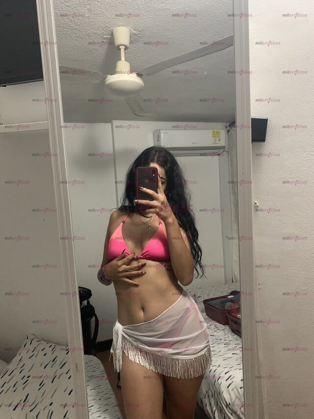 FOTOS DE BELLA JOVEN ESPRANDO POR TI , CUERPO DE GYM PELI NEGRA LARGO CON BUEN CULO