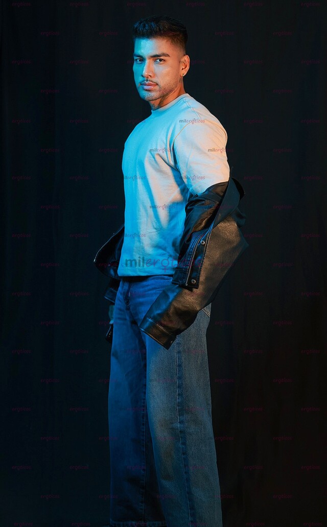 FOTOS DE MEXICANO SEXY Y CALIENTE DISPUESTO A COMPLACERTE