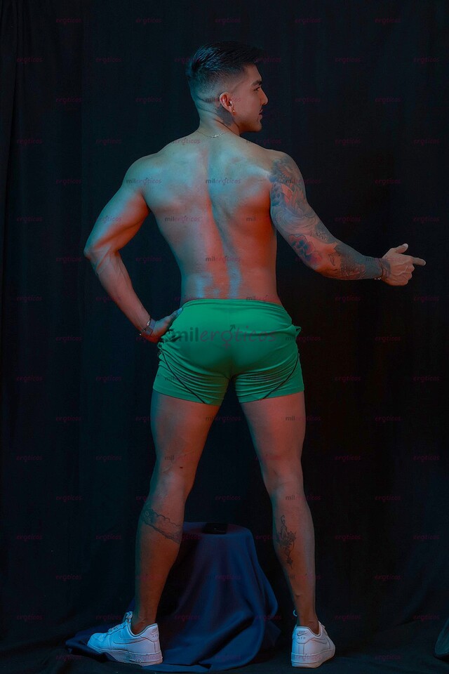 FOTOS DE MEXICANO SEXY Y CALIENTE DISPUESTO A COMPLACERTE